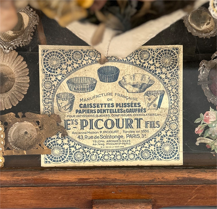 Picourt-Cabis, manufacture française d'étiquettes plissées, papiers dentelles et gaufrés